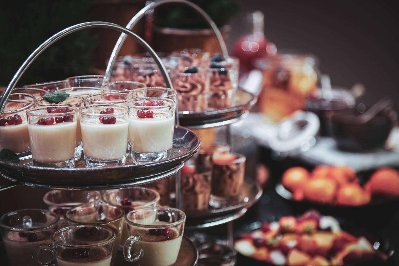 Radisson Collection, Strand Hotel, Стокхолм Екстериор снимка A selection of desserts