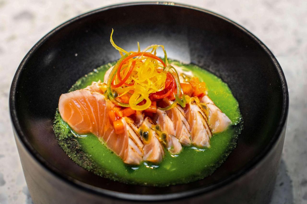 Radisson Collection, Strand Hotel, Стокхолм Екстериор снимка Salmon sashimi