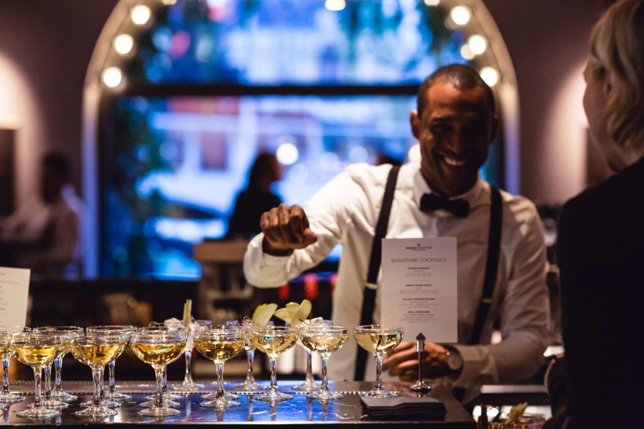 Radisson Collection, Strand Hotel, Стокхолм Екстериор снимка A bartender at work